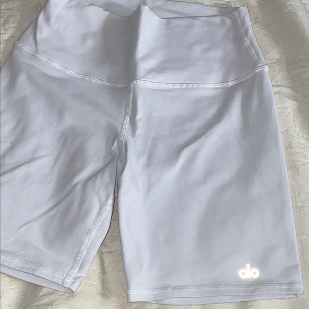 Alo yoga shorts - Picture 11 of 16